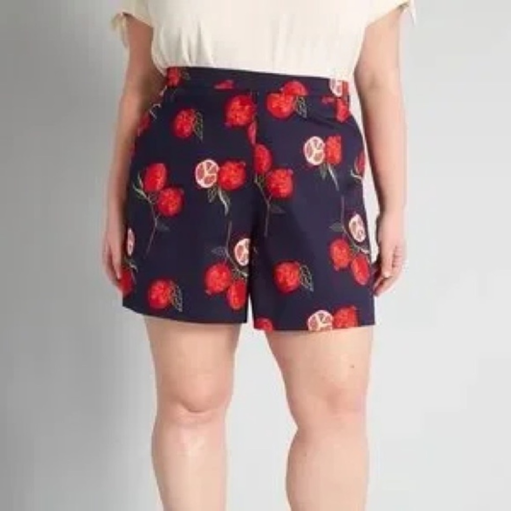 ModCloth x Collectif Adriana Peaceful Pomegranate Shorts Sz 22 Navy Cotton Retro